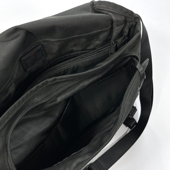TUMI Alpha Expandable Travel Messenger Bag Black Crossbody Laptop Briefcase - Picture 12 of 16